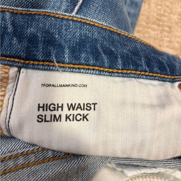 7 for All Mankind denim. Size 29. High waist and wide cropped leg. - Picture 6 of 9